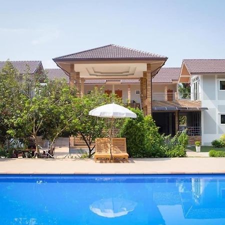Hotel Baan Suan Khun Yaiy Ban Wang Takhrai Exterior foto