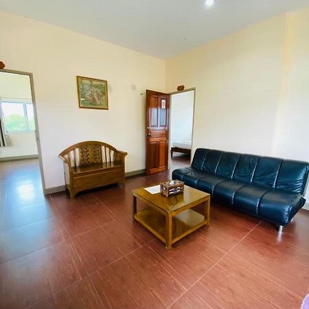 Hotel Baan Suan Khun Yaiy Ban Wang Takhrai Exterior foto