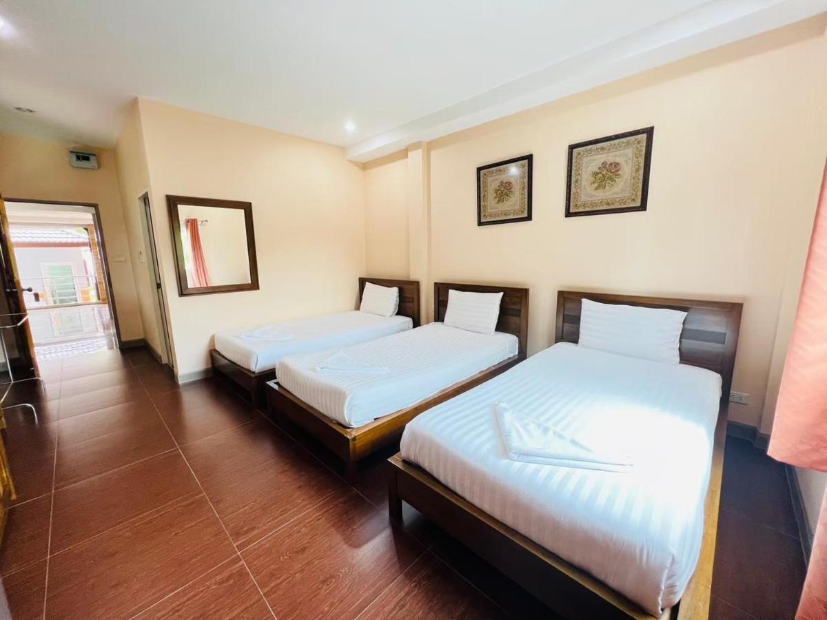 Hotel Baan Suan Khun Yaiy Ban Wang Takhrai Exterior foto