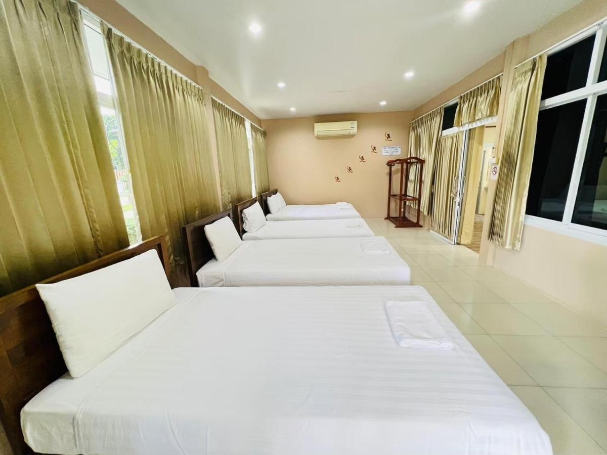 Hotel Baan Suan Khun Yaiy Ban Wang Takhrai Exterior foto