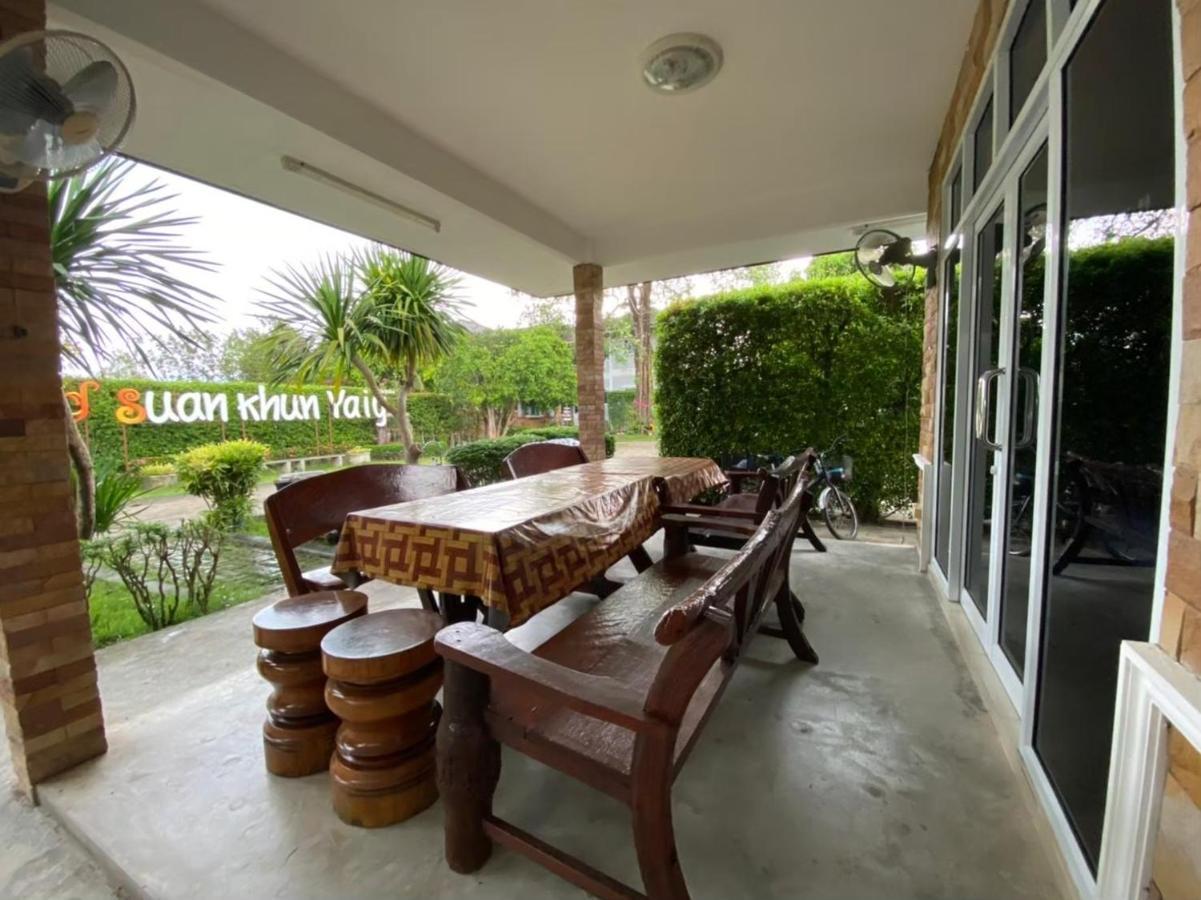 Hotel Baan Suan Khun Yaiy Ban Wang Takhrai Exterior foto