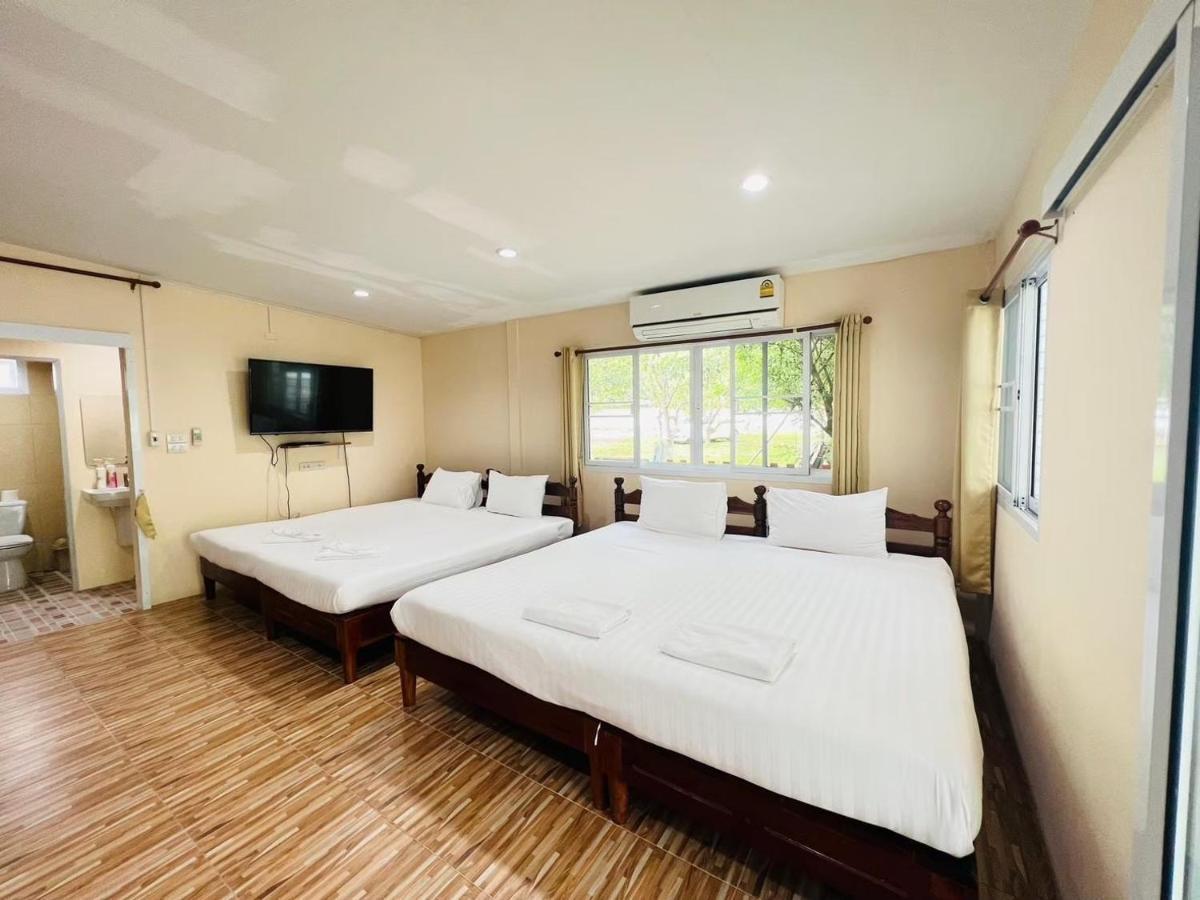 Hotel Baan Suan Khun Yaiy Ban Wang Takhrai Exterior foto