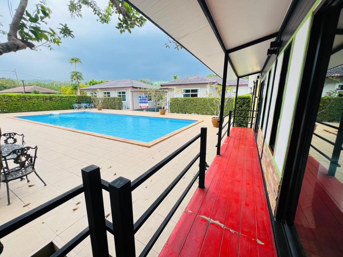 Hotel Baan Suan Khun Yaiy Ban Wang Takhrai Exterior foto